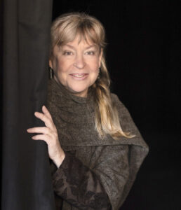 Diane Edgecomb award-winning storyteller